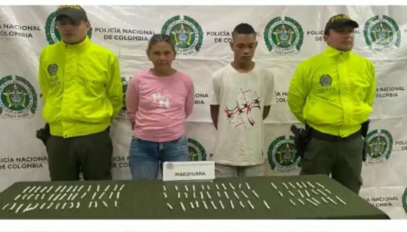 Los dos primos capturados en el allanamiento. 