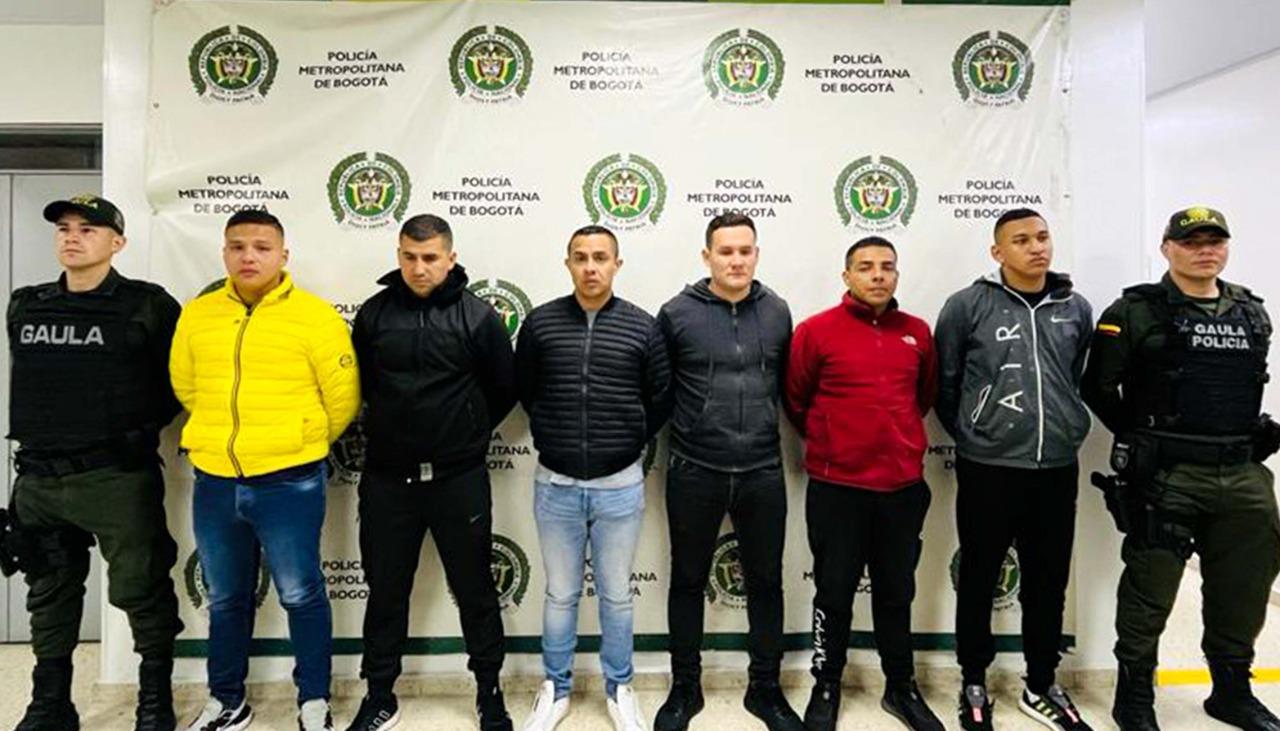 Los seis policías fueron capturados por el Gaula de la institución armada. 