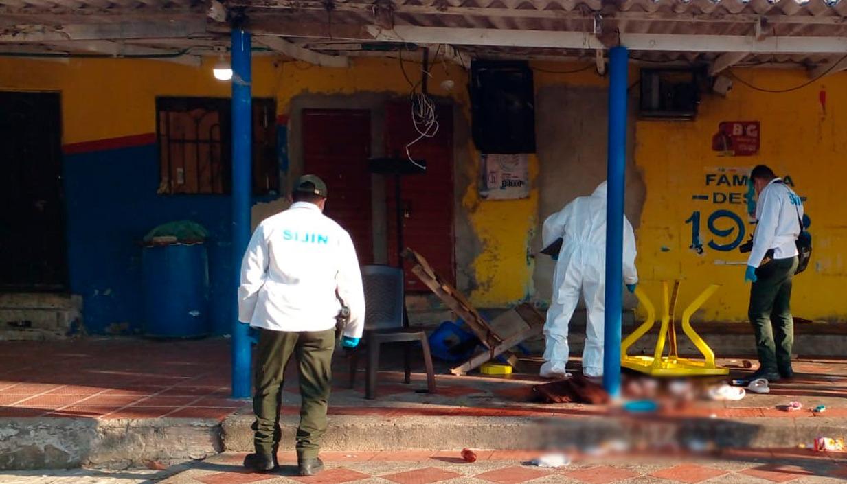 Inspección del lugar donde se presentó la masacre en el barrio El Santuario de Barranquilla. 