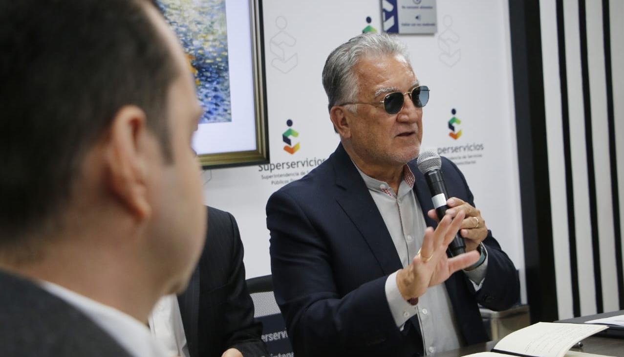 Dagoberto García, Superintendente de Servicios