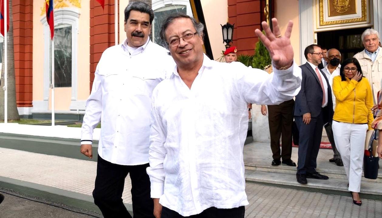 Los Presidentes Gustavo Petro y Nicolás Maduro.