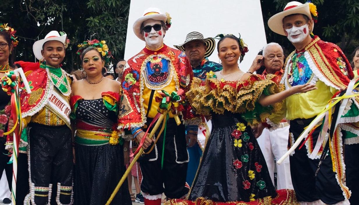 Tahiana Rentería y Diego Chelia han asistido a varias izadas de bandera de grupos tradicionales.