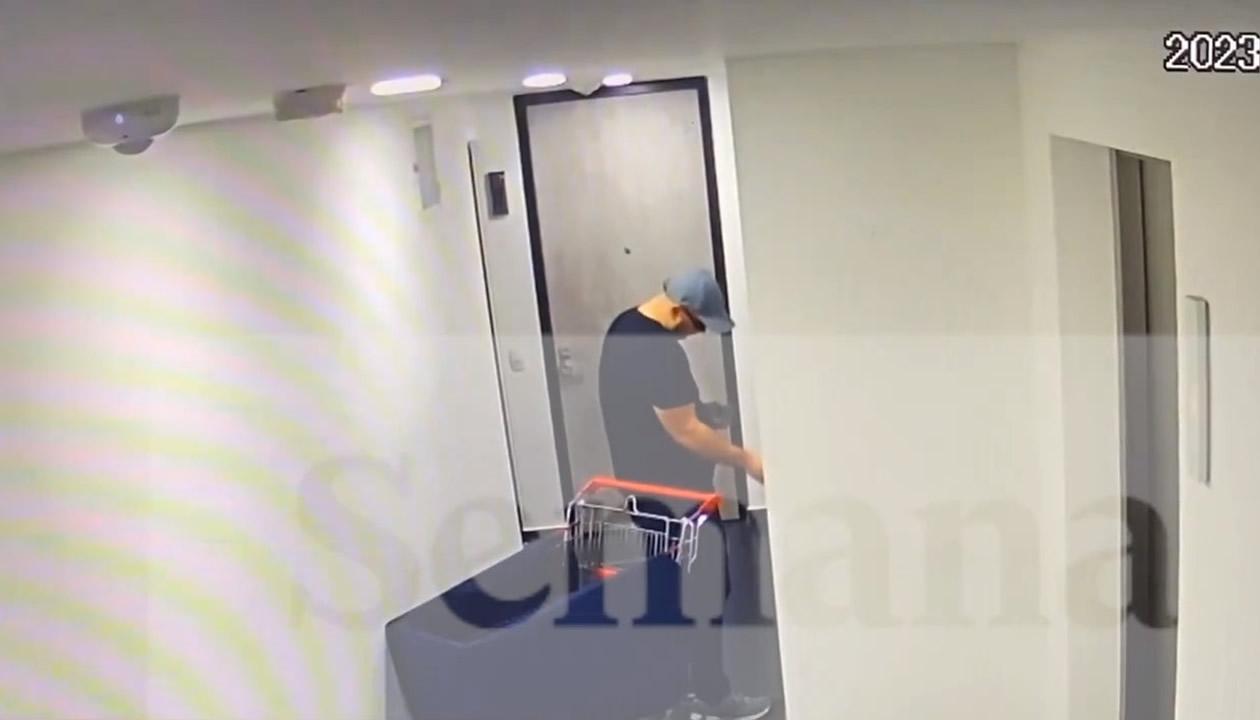 John Poulos en una imagen poco después del homicidio de Valentina Trespalacios.