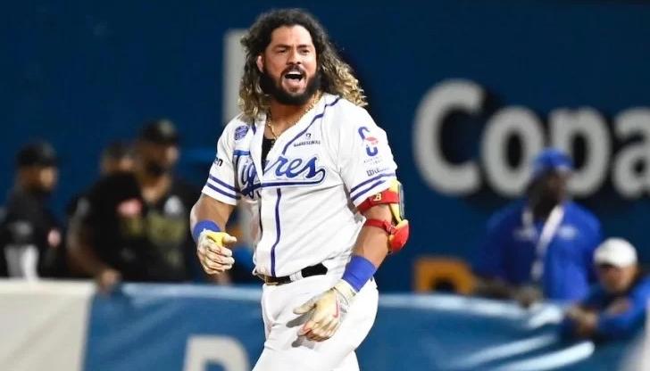 Jorge Alfaro, pelotero colombiano de Tigres del Licey.