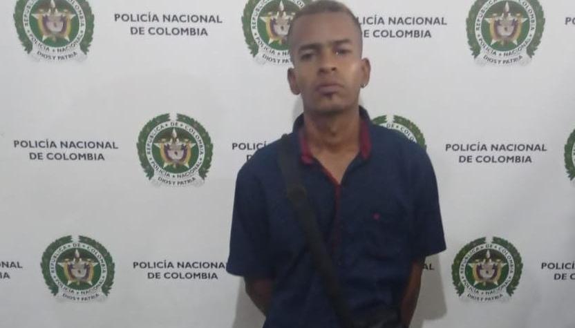 Brayan José Orozco Caraballo, el hombre con fusil que recibió domiciliaria.