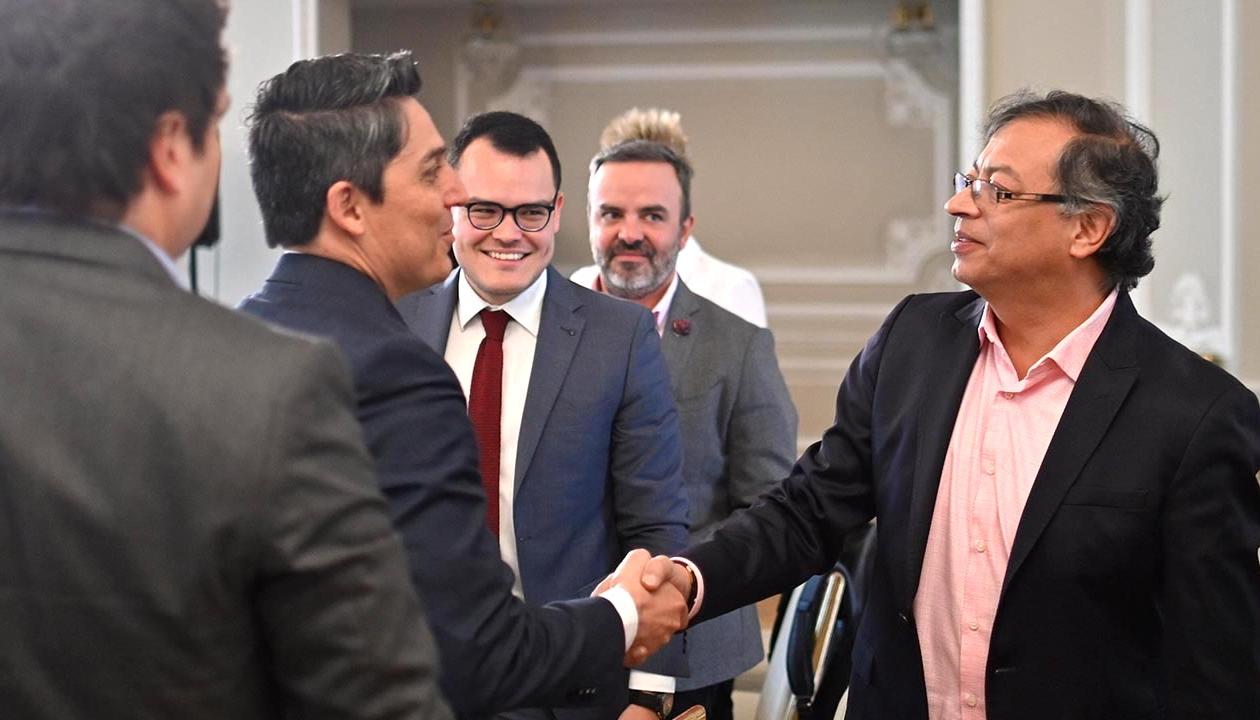 El Presidente Gustavo Petro con integrantes del Consejo Nacional de Planeación.