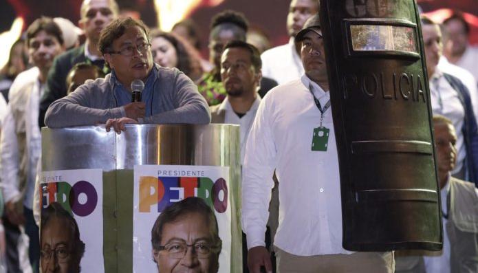 El entonces candidato Gustavo Petro en campaña presidencial.