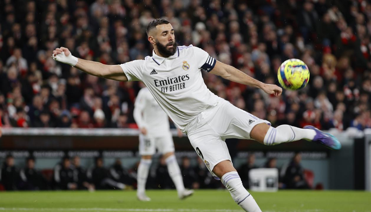 Karim Benzema, con esta volea, marcó el primer gol del Real Madrid.