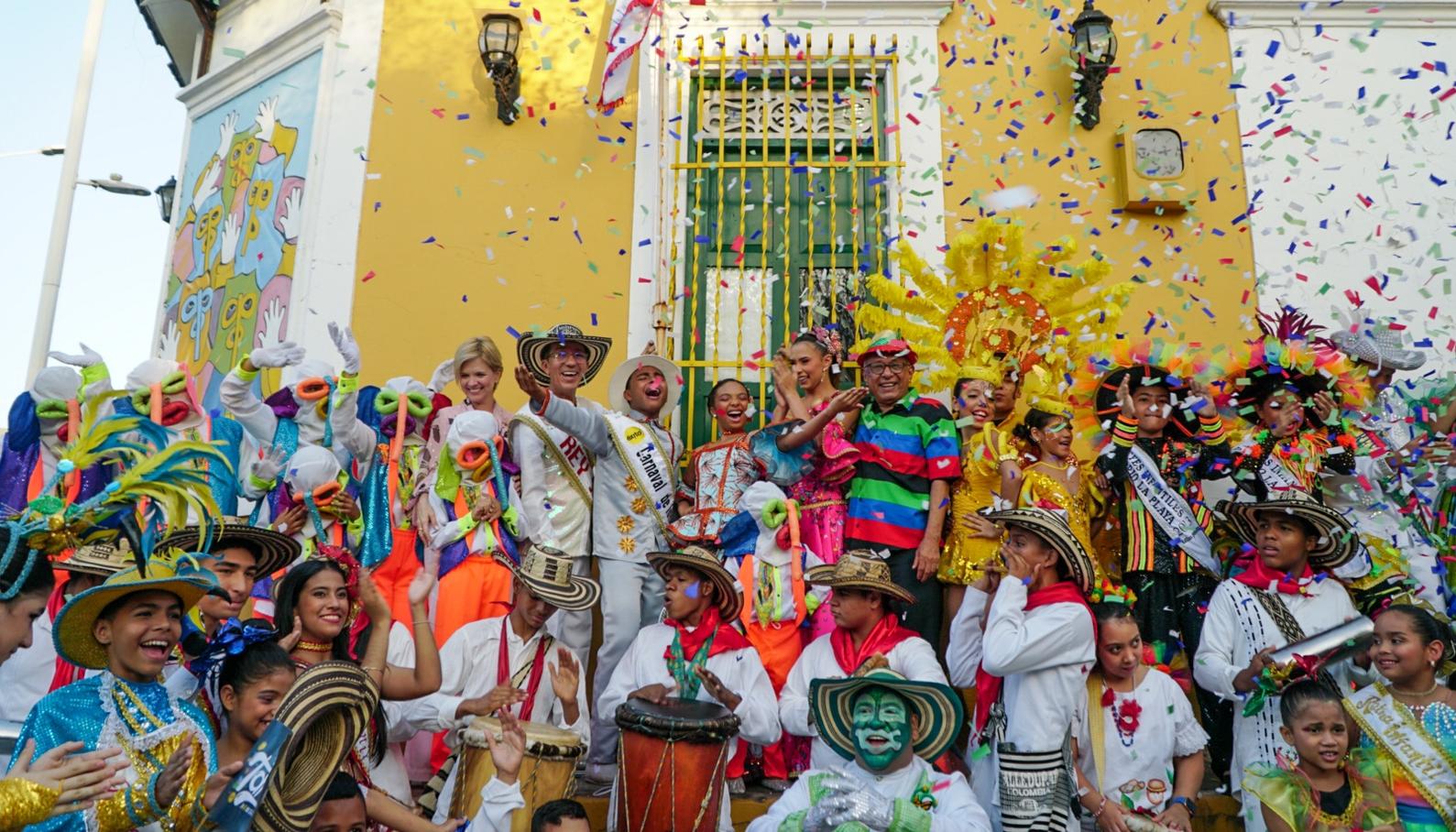 La izada de bandera del Carnaval de los Niños se cumplió en la Casa del Carnaval.
