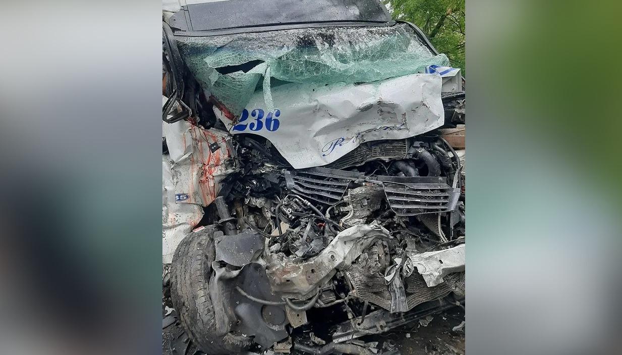 Estado de uno de los vehículos accidentados.