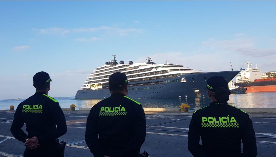 La Policía de Santa Marta en el operativo de arribo del crucero Evrima.