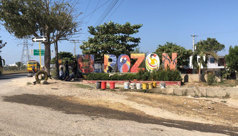 Entrada al barrio El Pozón, sur de Cartagena.