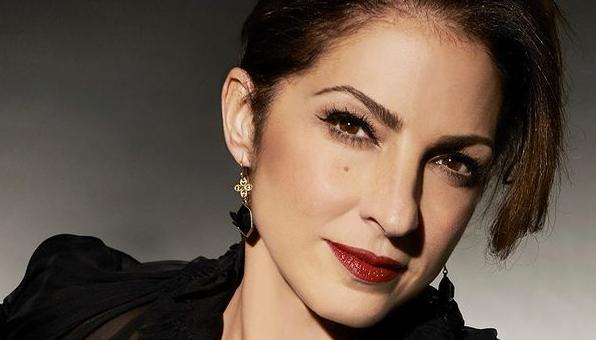 Gloria Estefan, cantante y compositora cubana.