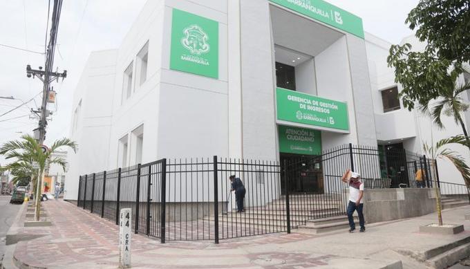 Sede de la Gerencia de Gestión de Ingresos en la calle 44 con la carrera 44.