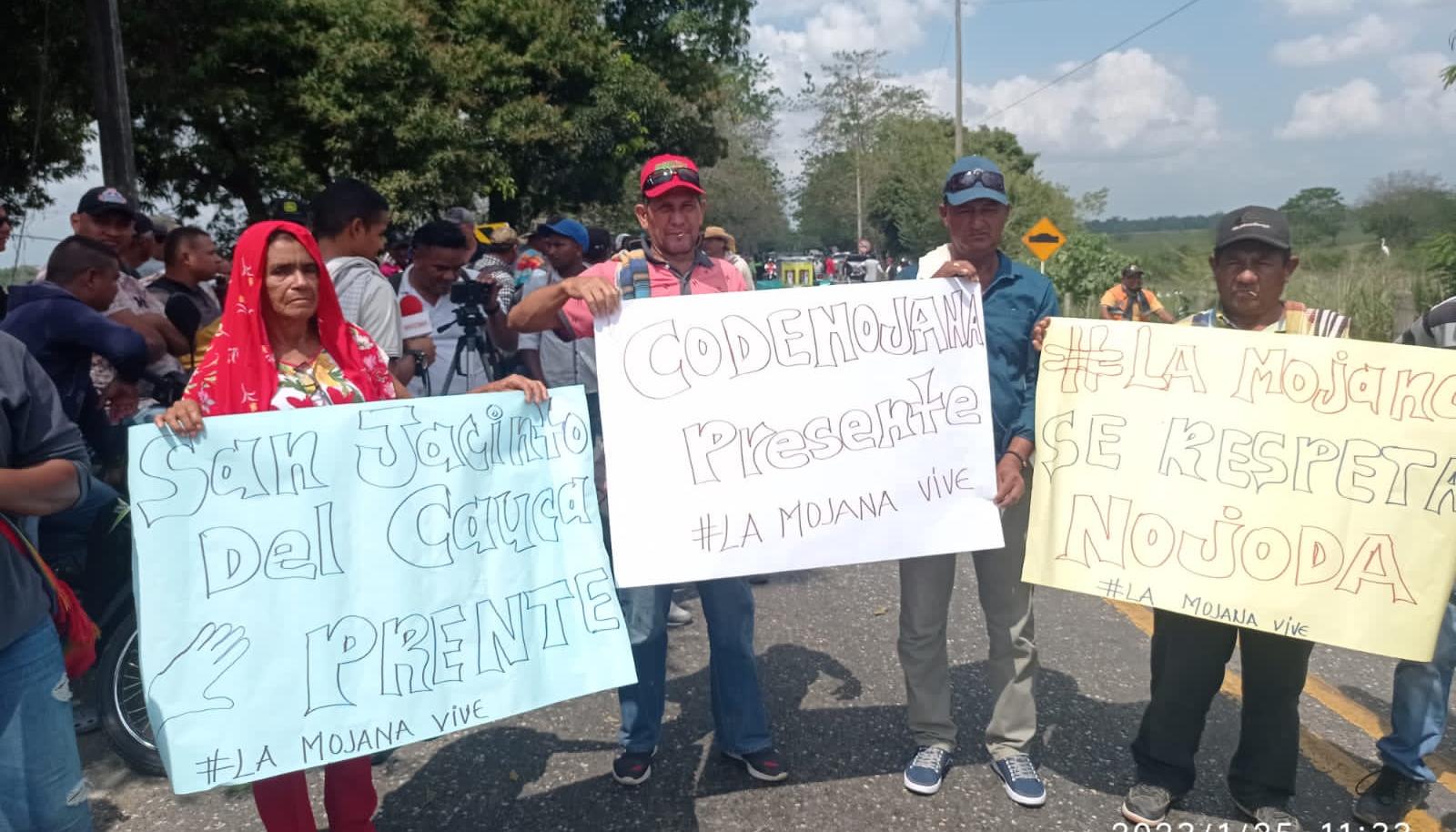 "Esto es insoportable", dijeron los damnificados en la nueva protesta este miércoles en La Apartada.