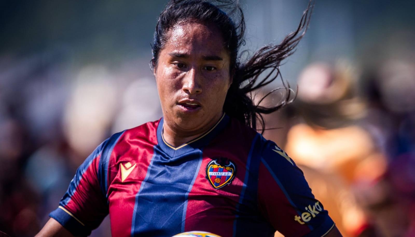 Mayra Ramírez, delantera colombiana del Levante.
