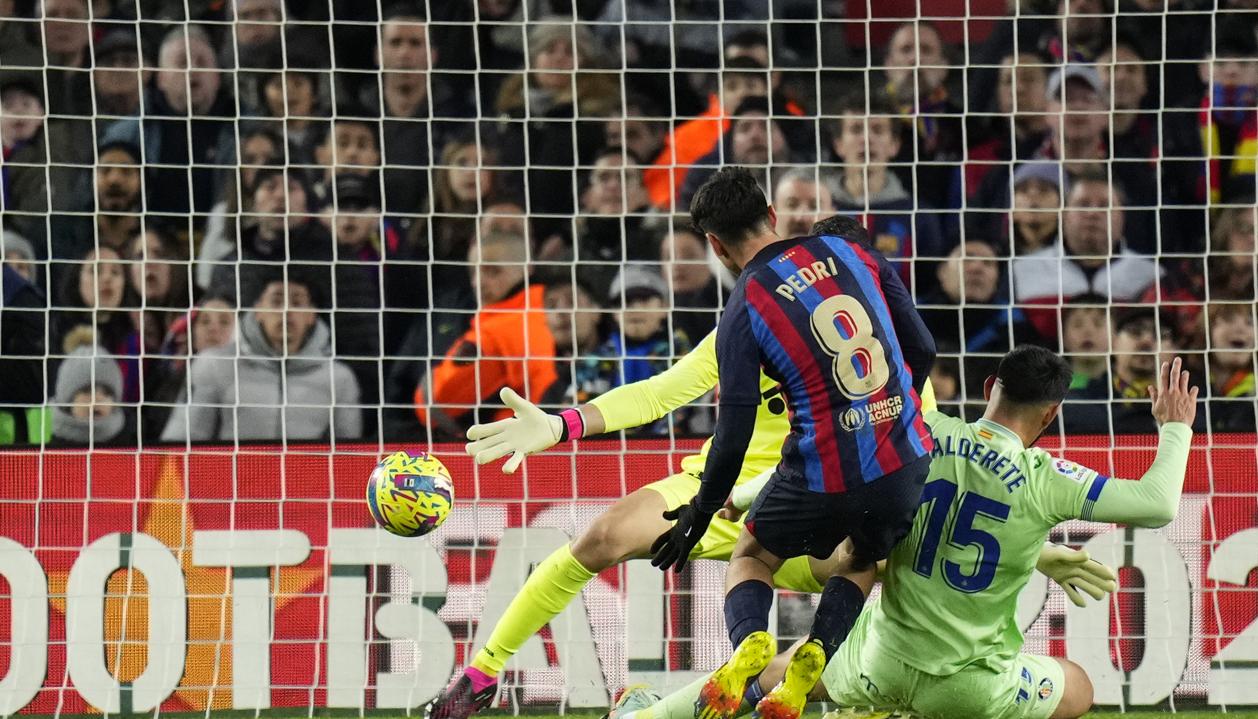 El gol con el que Pedri le dio el triunfo al Barcelona sobre el Getafe.