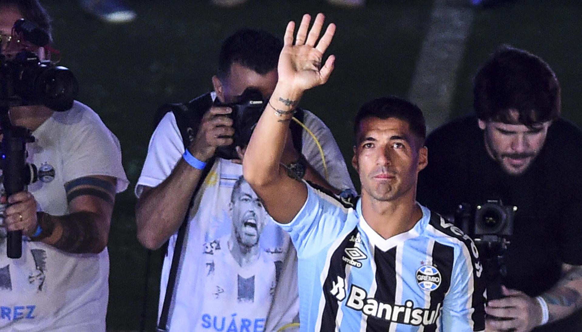 Luis Suárez firmó hasta 2024 con Gremio.