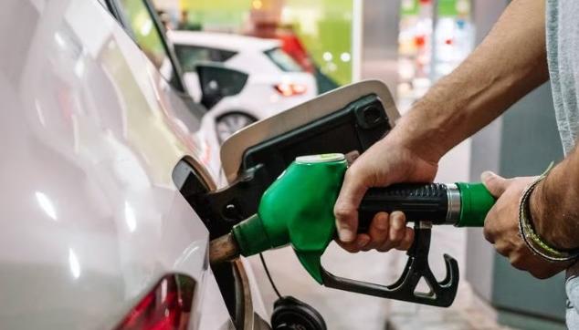 En Barranquilla el precio del galón de gasolina corriente quedó en $10.449.