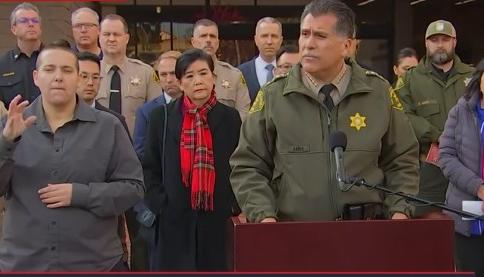 El sheriff del condado de Los Ángeles, Robert Luna.