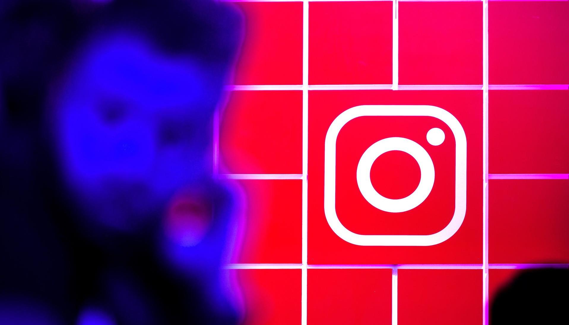Fotografía de archivo que muestra el logotipo de Instagram. 