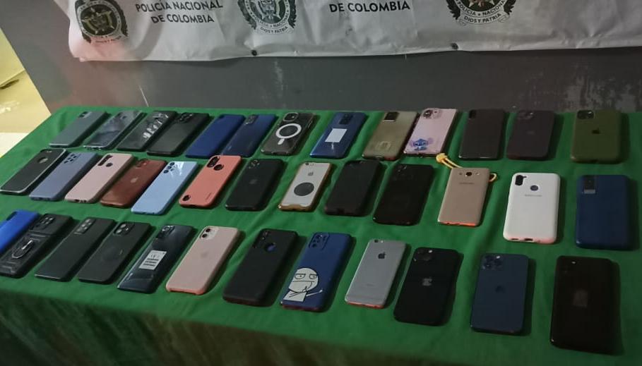 Celulares recuperados en la carrera 50 con calle 44.