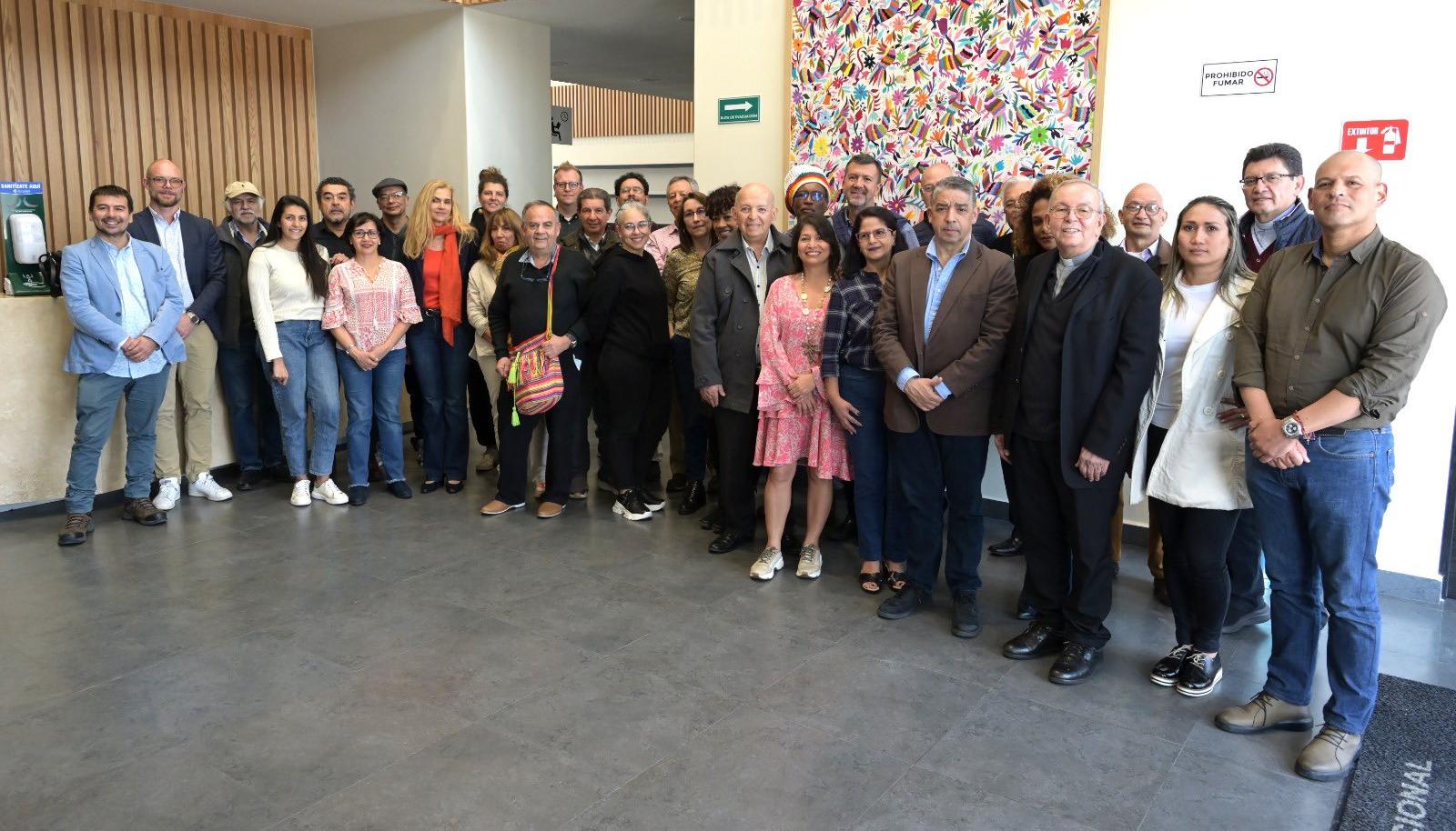 Delegaciones de paz del Gobierno Nacional y del ELN.
