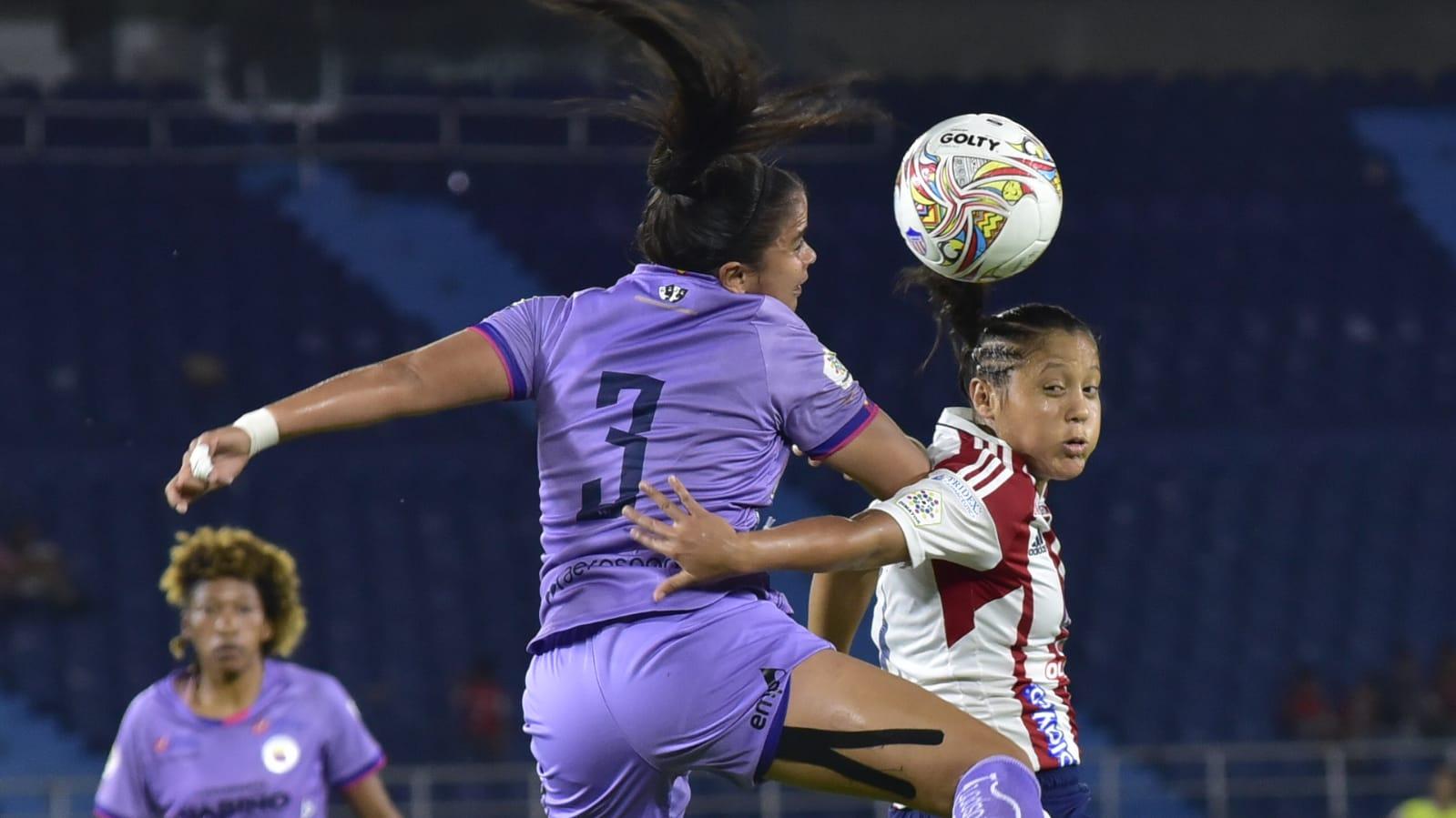 Iranis Centeno, autora de los dos goles de las Tiburonas.