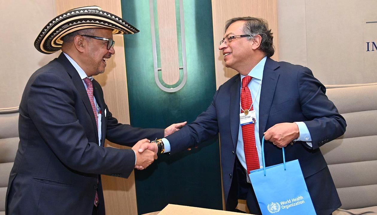 El Presidente Gustavo Petro con el Director de la OMS, Tedros Adhanom Ghebreyesus.