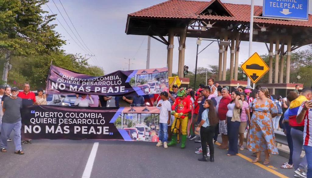 Bloqueo en el peaje Papiros.