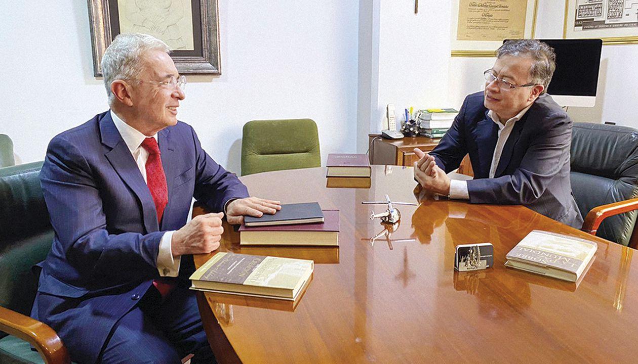 Álvaro Uribe Vélez y Gustavo Petro.