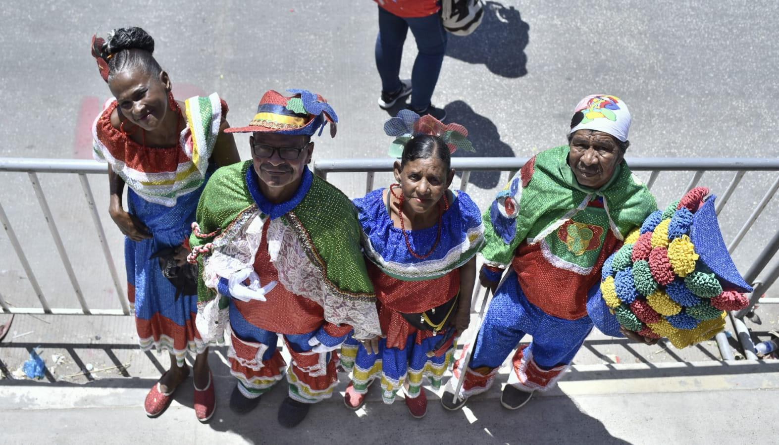 Dabedis Puerta, Germán García, Janeth De las Salas y Samuel Padilla, integrantes del Congo Moderno del barrio El Bosque.