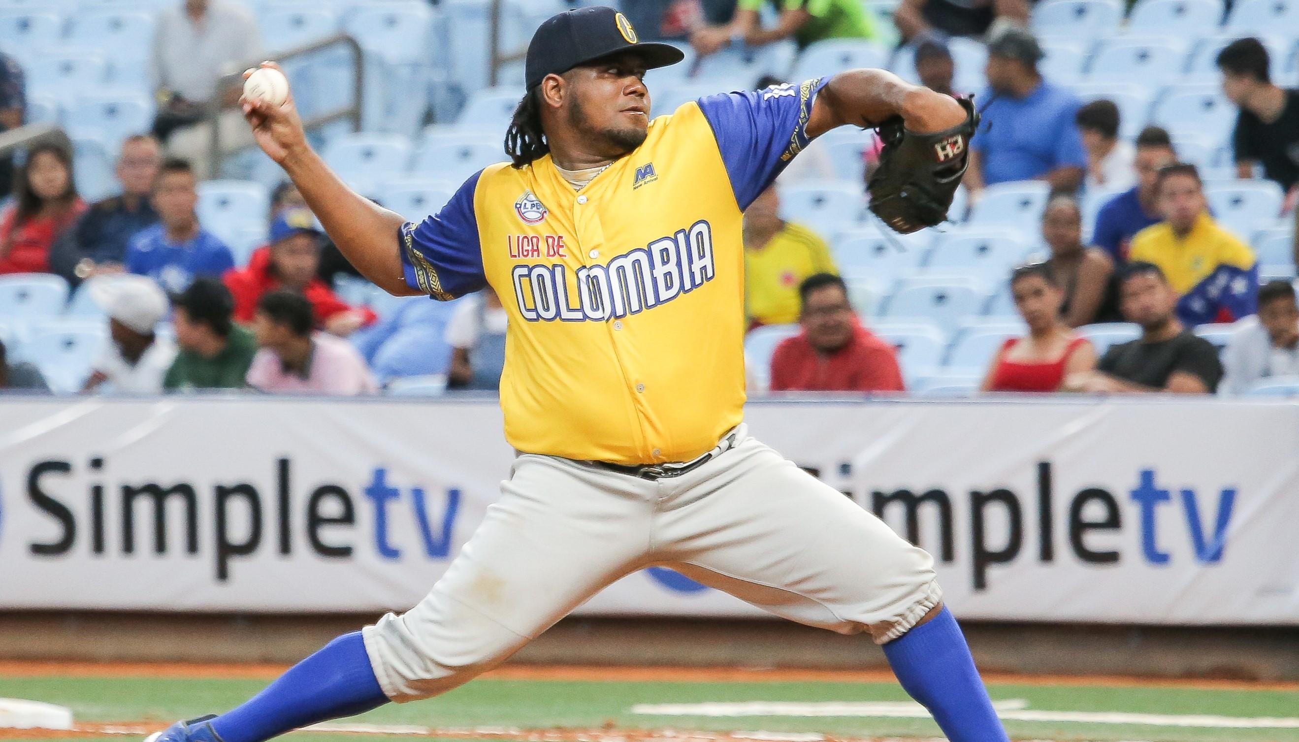 Eduar López, pitcher ganador de Colombia contra República Dominicana.