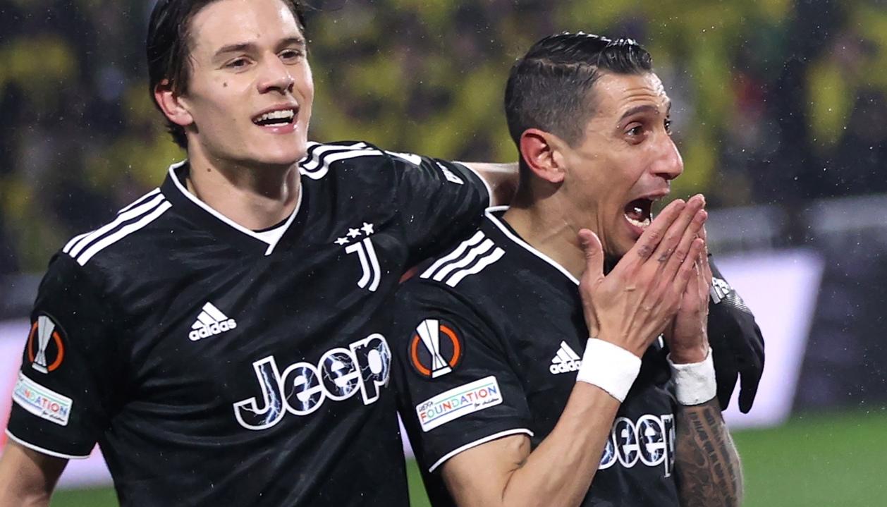 Ángel Di María celebra eufórico uno de sus goles ante el Nantes.