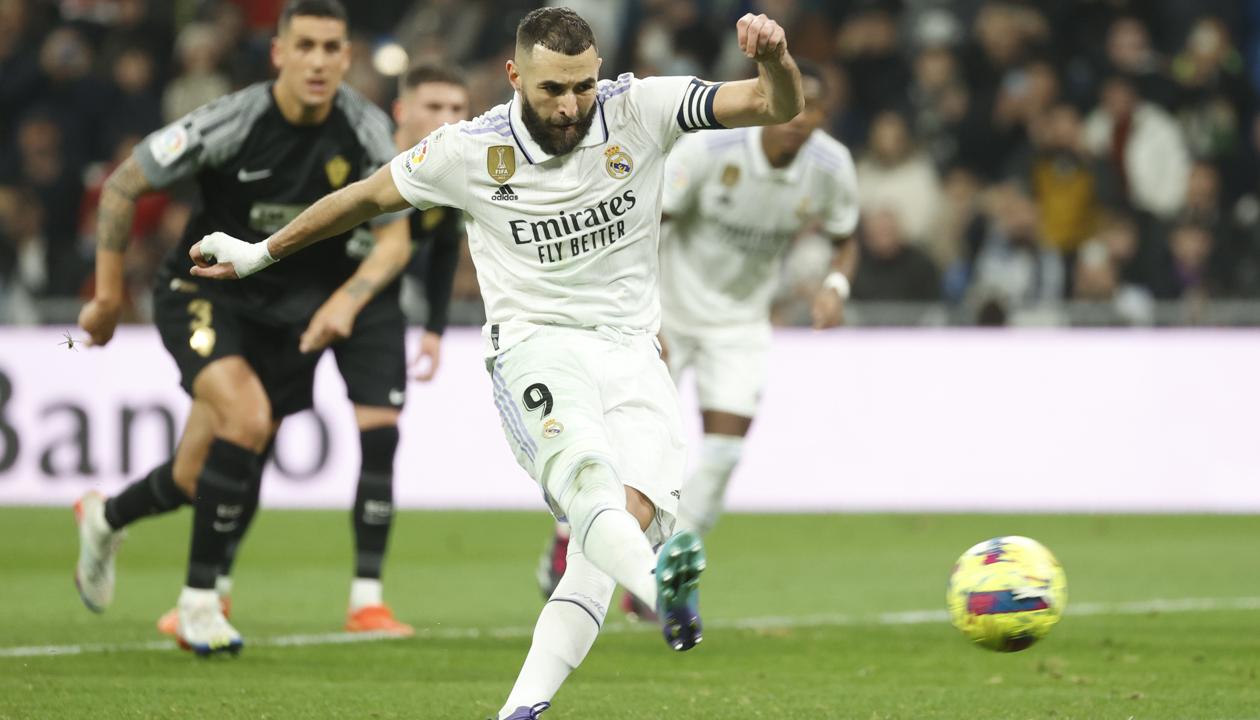 Karim Benzema transformó en gol las dos penas máximas que ejecutó.