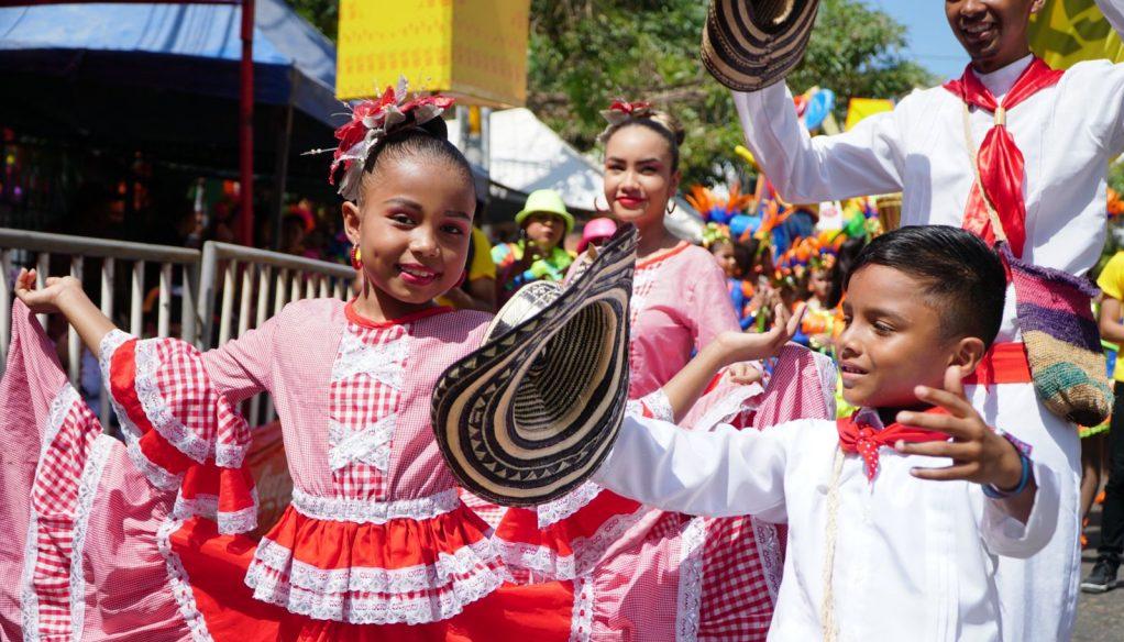 Grandes y chicos disfrutaron del desfile del Carnaval de los Niños 2023