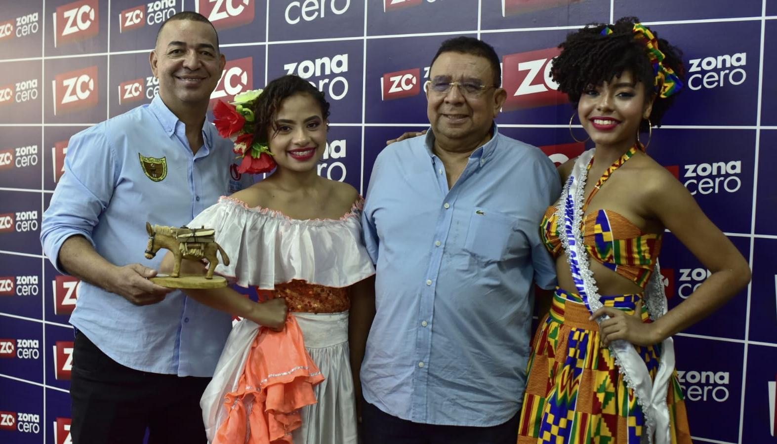 Willington Berrio, director Casa de la Cultura de San Antero; una bailarina de fandango; Lormandy Martínez Durán, Alcalde de San Antero; y Kristell Marval Marín, Virreina del Festival Nacional del Burro.