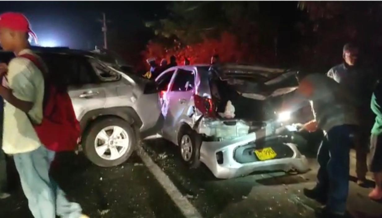 Así quedaron los vehículos tras el accidente. 