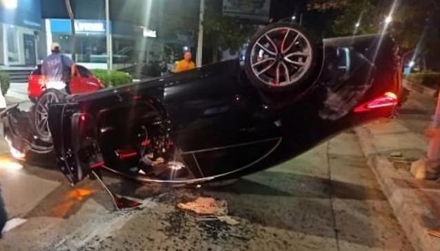 Así quedó el lujo vehículo del hijo de Aida Merlano.