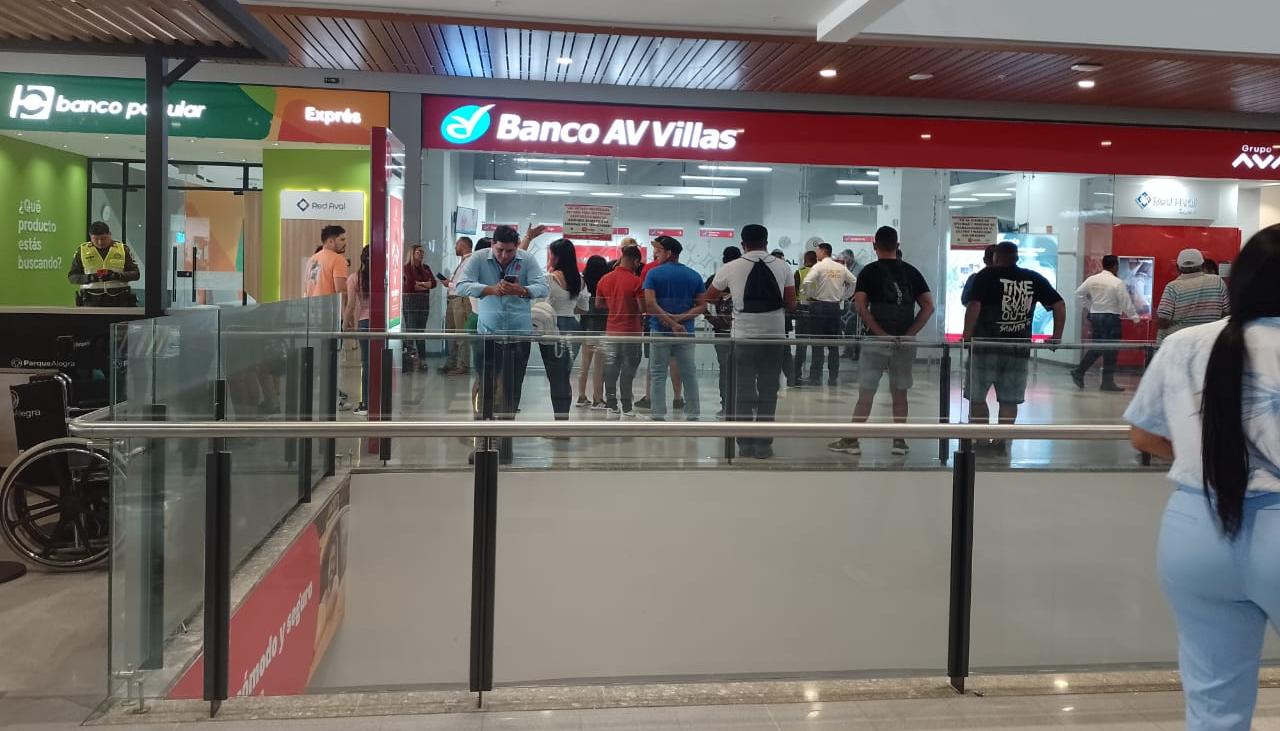 Asalto en sucursal de AV Villas.