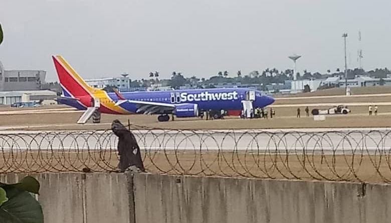 Avión Southwest aterrizando de emergencia en La Habana