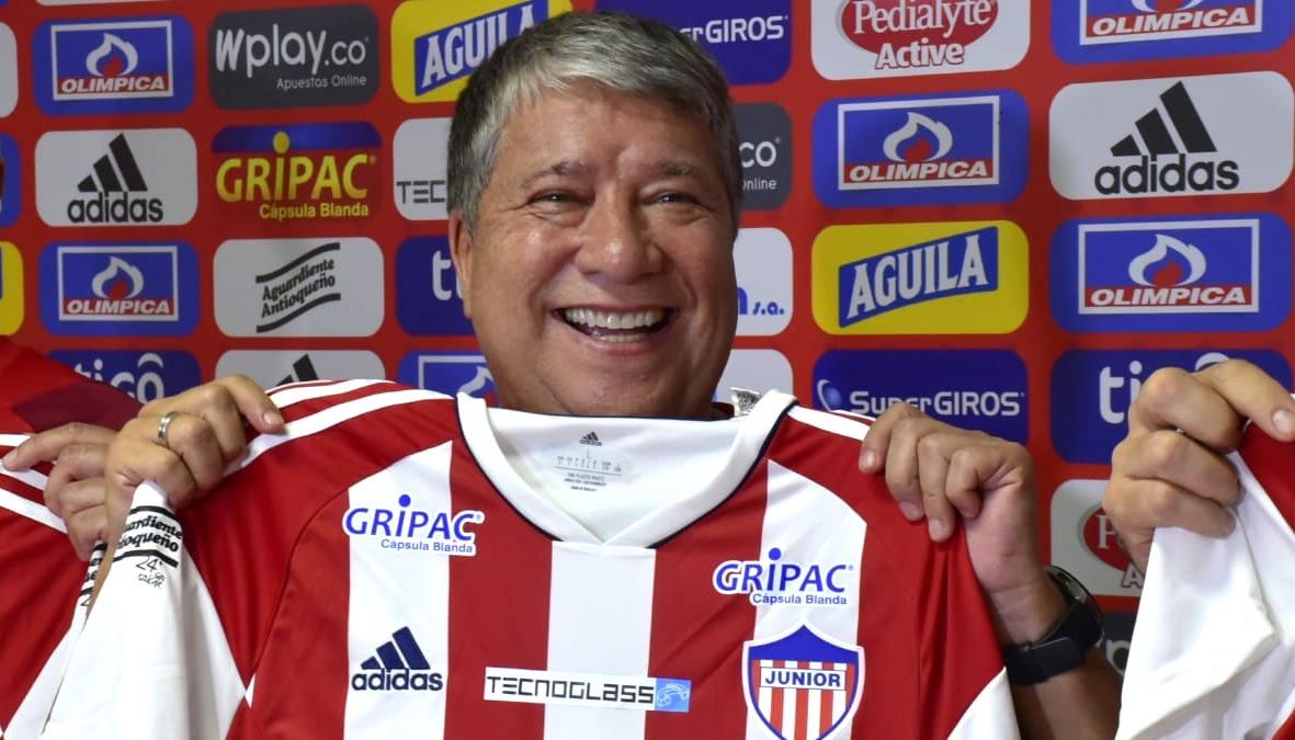 Hernán 'Bolillo' Gómez durante su presentación como DT del Junior.