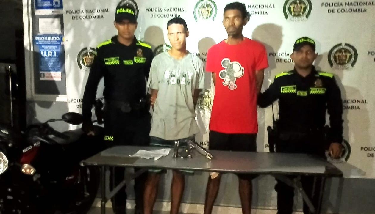 Los dos capturados por la Policía Metropolitana.