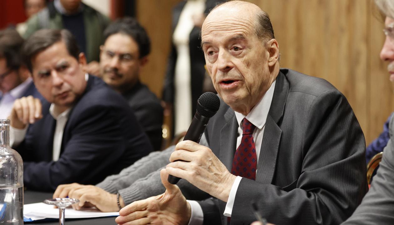 El canciller de Colombia, Álvaro Leyva.