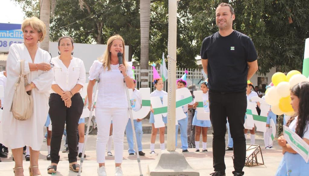 La Gobernadora Elsa Noguera y el Alcalde José Fernando Vargas, presidiendo los actos.