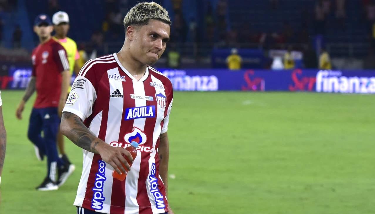 Decepción de Juan Fernando Quintero, pese a que hizo el gol del descuento.