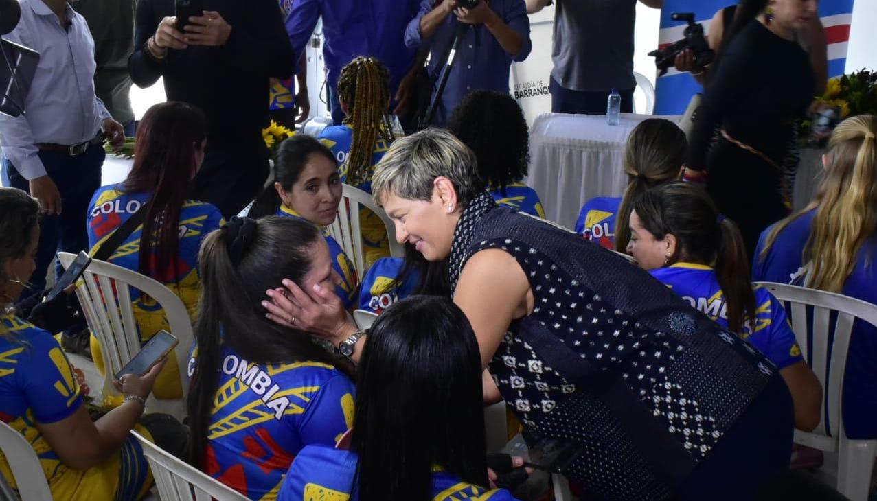 La Primera Dama Verónica Alcocer.