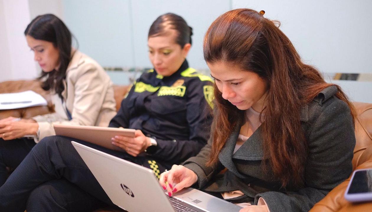 La mujer ha ido ganando grandes espacios en los sectores público y privado.