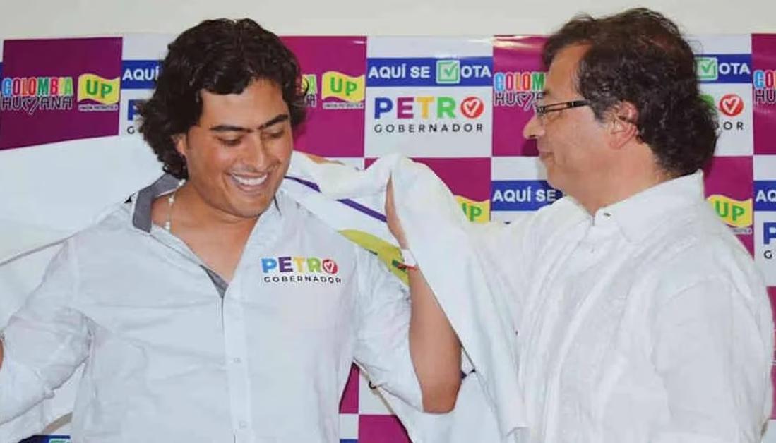Nicolás Petro junto a su padre Gustavo Petro.