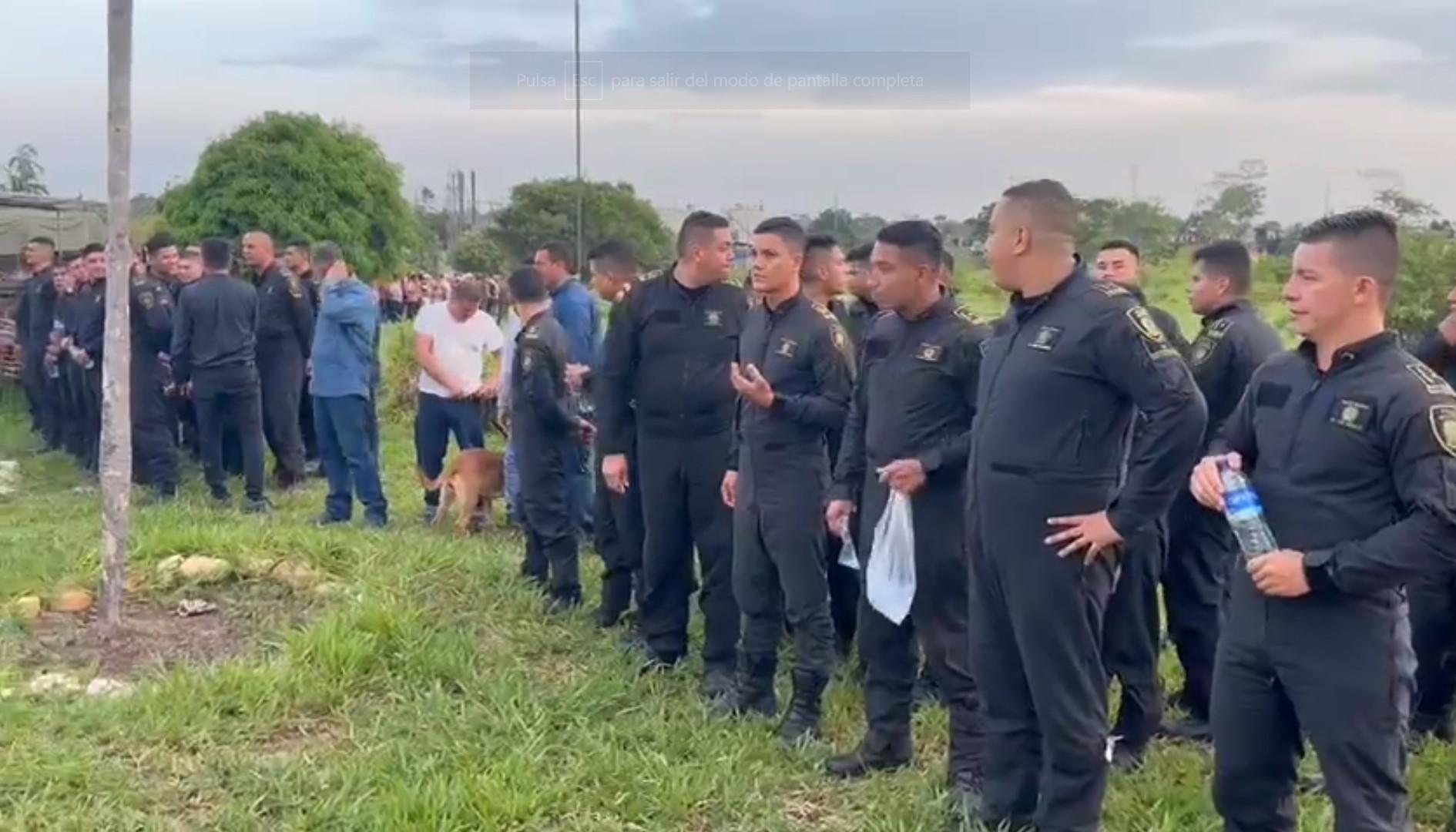 Policías liberados.